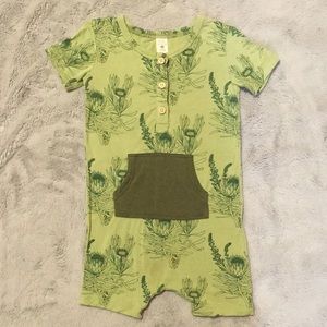Kate Quinn green protea bamboo pocket shortie